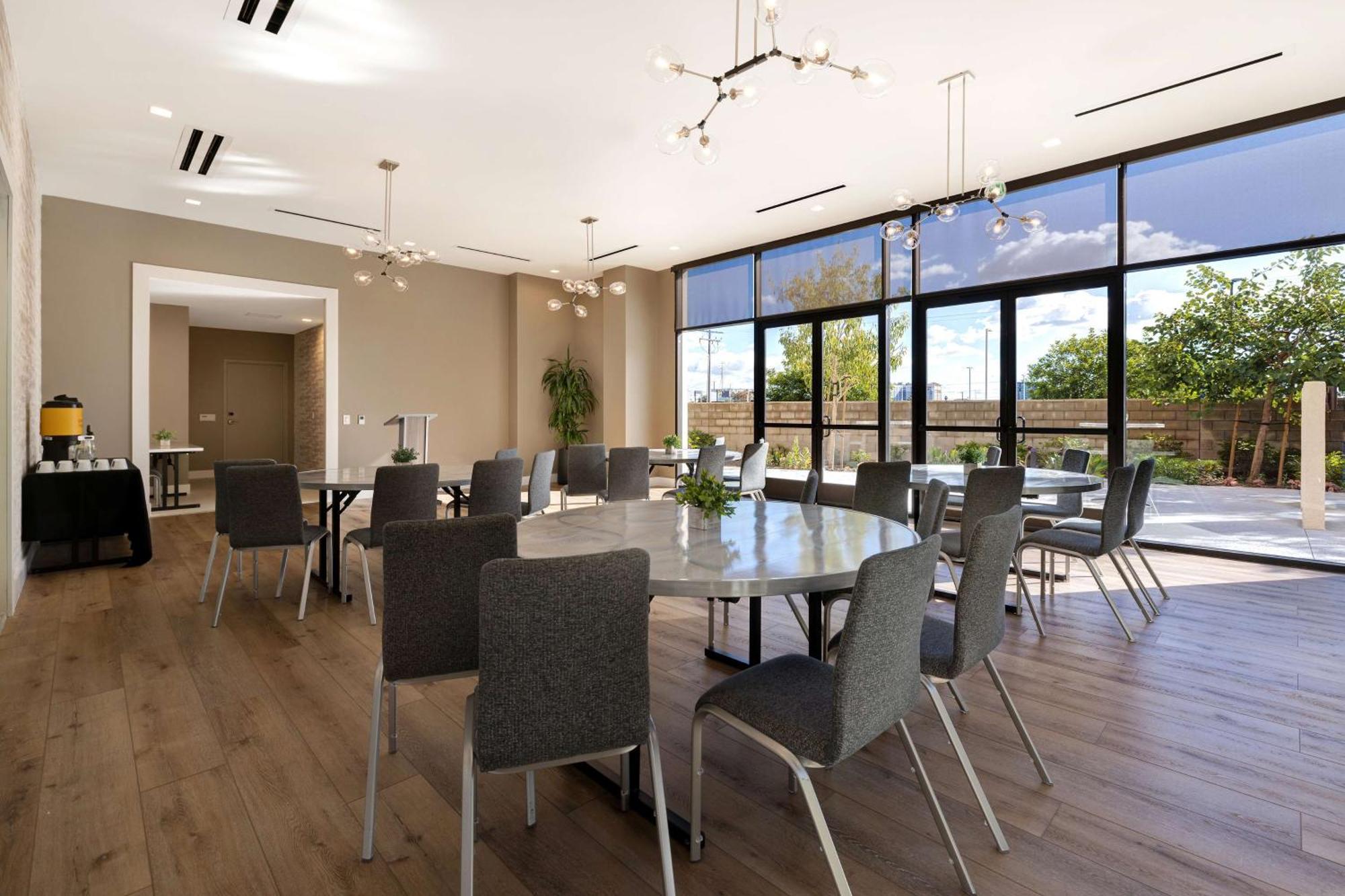 Hilton Garden Inn Anaheim Resort Zewnętrze zdjęcie