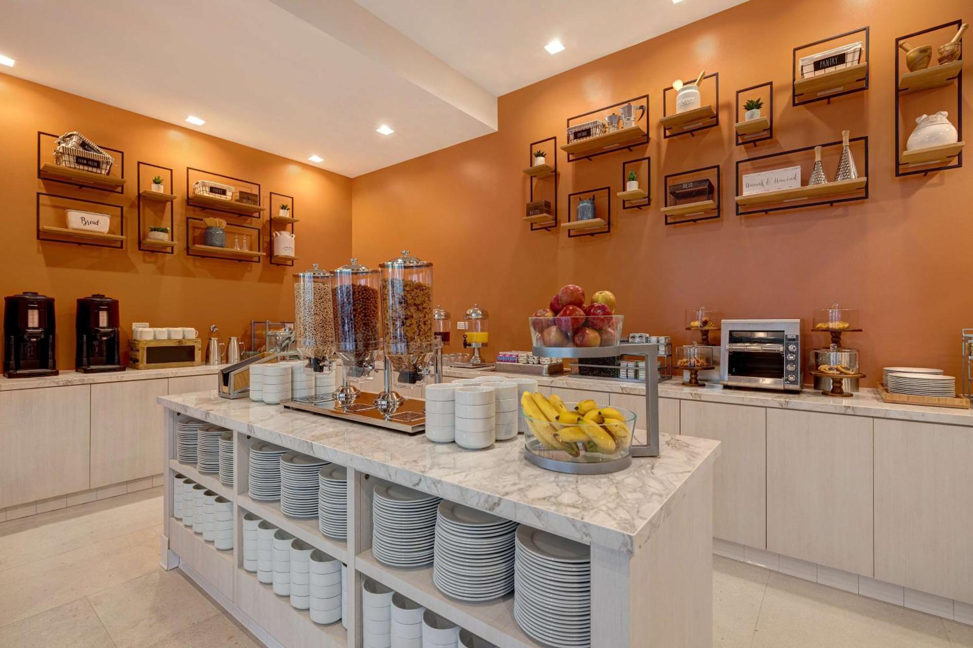 Hilton Garden Inn Anaheim Resort Zewnętrze zdjęcie